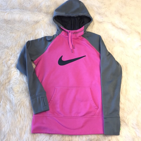 Nike Tops - Like-new Nike Therma Fit Hoodie